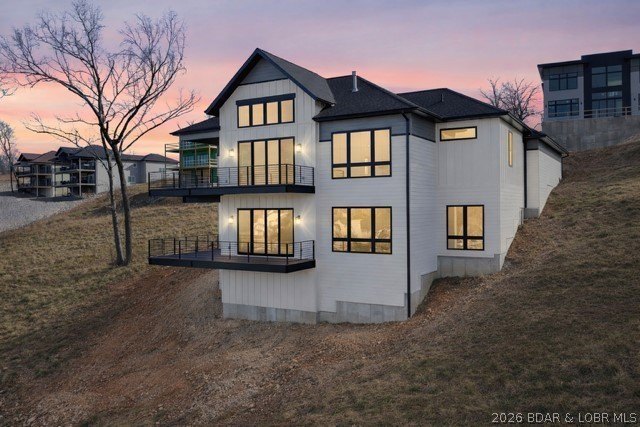 Recently completed by Thomas Construction, this luxury residence - photo 2