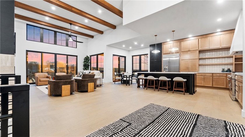 Recently completed by Thomas Construction, this luxury residence - photo 3
