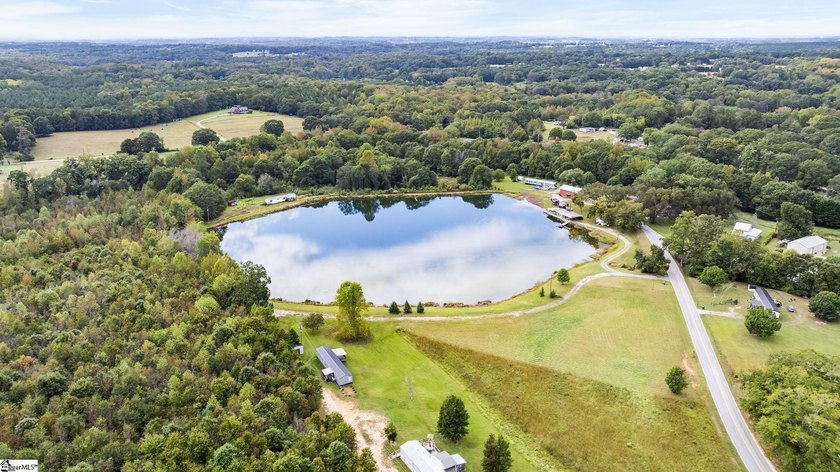 A rare opportunity for multi-generational living on 17 - photo 2