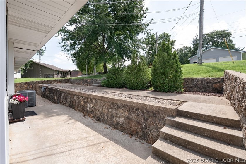 160' LF of gentle sloping lakefront lot just a few steps (9) - photo 35