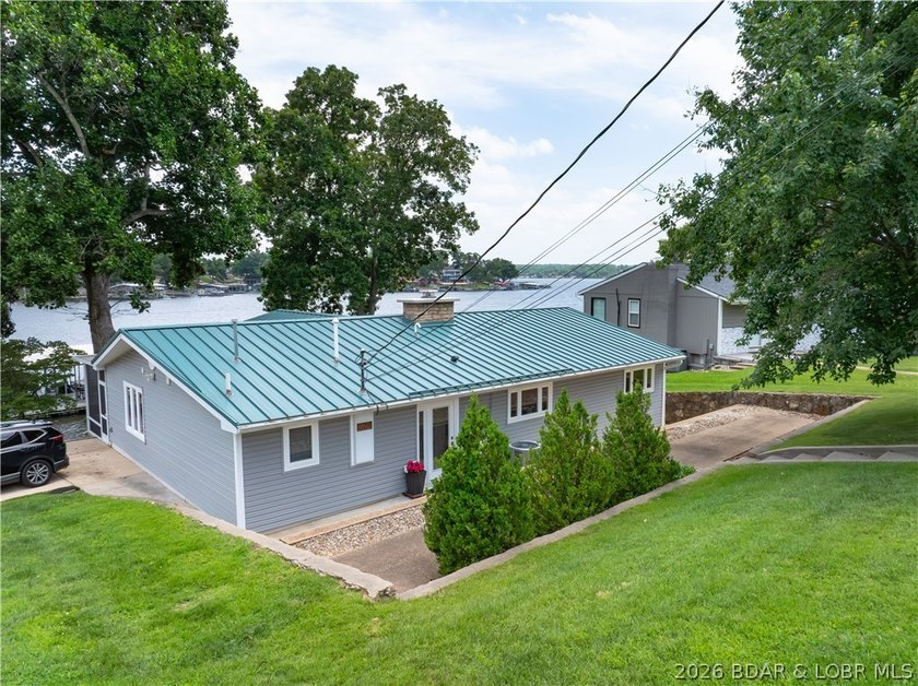 160' LF of gentle sloping lakefront lot just a few steps (9) - photo 36