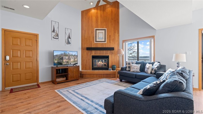Must see this fully furnished 3 bedroom, 2.5 bath condo, ideal - photo 5