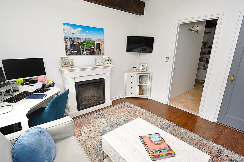 Step into this beautifully renovated 2-bedroom, 2-bath residence - photo 21