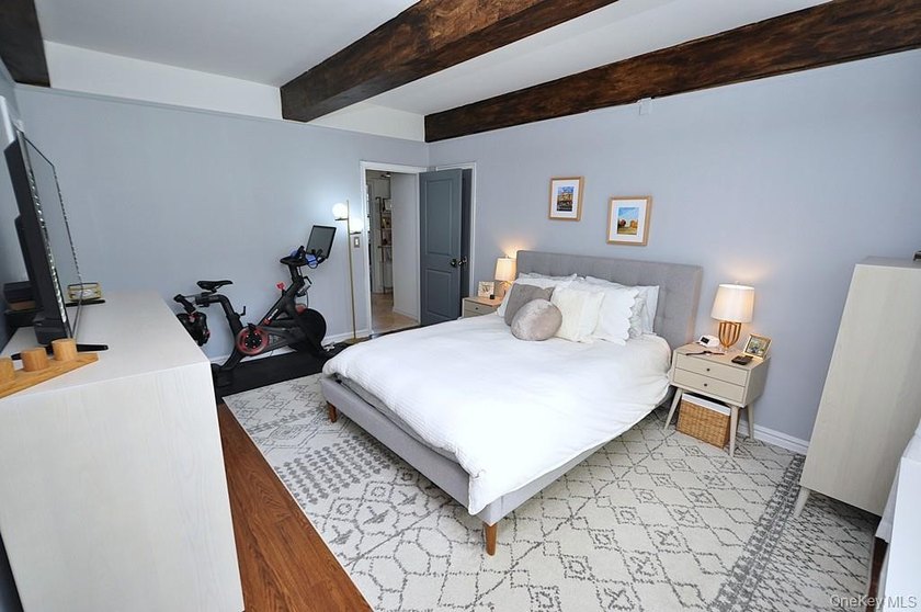 Step into this beautifully renovated 2-bedroom, 2-bath residence - photo 24