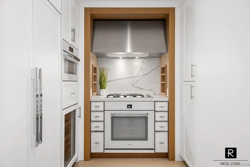Welcome home to residence 15A at River and Warren. This sun - photo 7