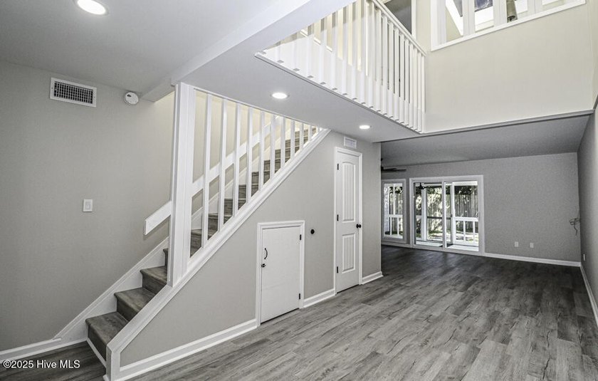 Welcome to this beautifully remodeled 2-bedroom, 2.5-bathroom - photo 9