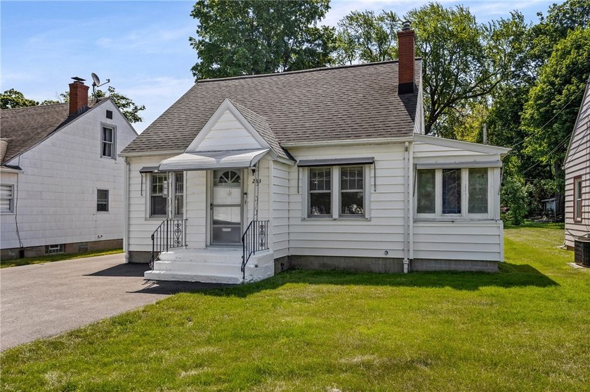 This is the first time this house has ever hit the market!! - photo 2