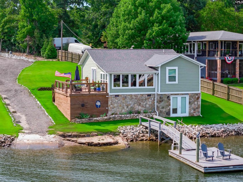 Experience refined waterfront living in this completely - photo 22