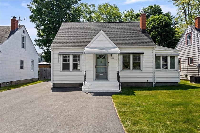 This is the first time this house has ever hit the market!! - photo 4