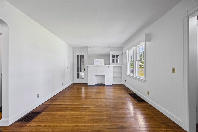 This is the first time this house has ever hit the market!! - photo 8