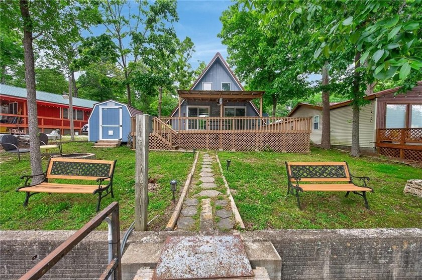 Charming A-frame lakefront retreat in Ivy Bend at the 58-mile - photo 3