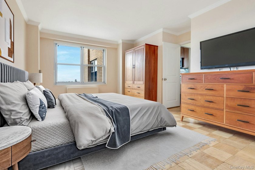 Stunning south views await you in this Kennedy House high-floor - photo 4