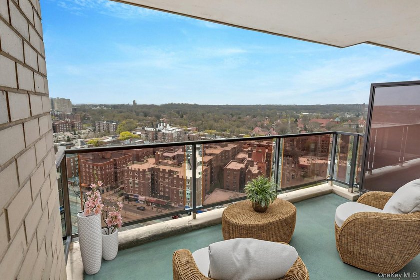 Stunning south views await you in this Kennedy House high-floor - photo 6