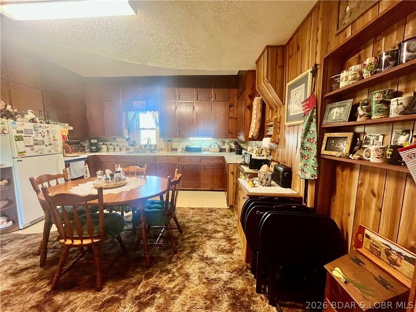 Live the best of both worlds-peaceful country living just - photo 10