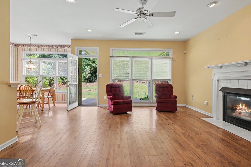 Welcome home to this spacious ranch situated on a private 1+ - photo 18