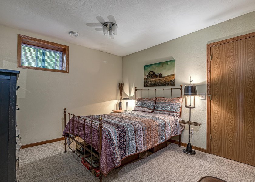Welcome to the pristine shores of Birch Lake! Home and guest - photo 18
