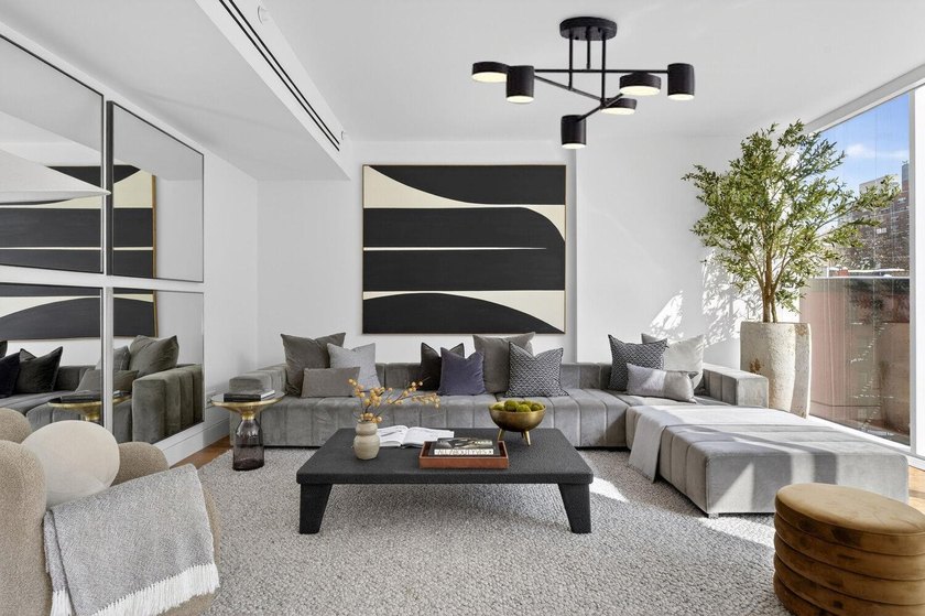 Unprecedented opportunity to combine two sublime full-floor - photo 3