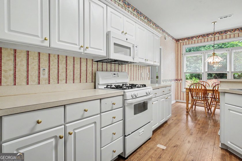 Welcome home to this spacious ranch situated on a private 1+ - photo 28