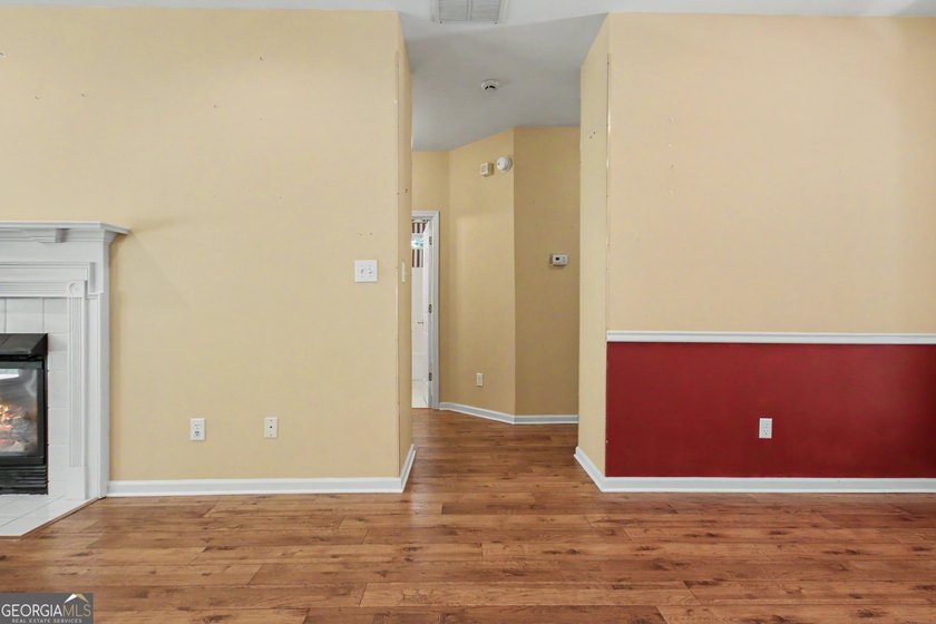 Welcome home to this spacious ranch situated on a private 1+ - photo 46