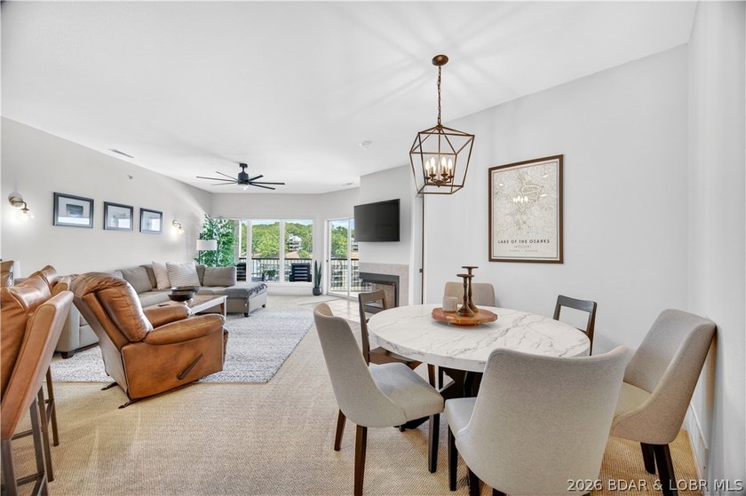 Top-floor living with beautiful lake views and plenty of space - photo 2
