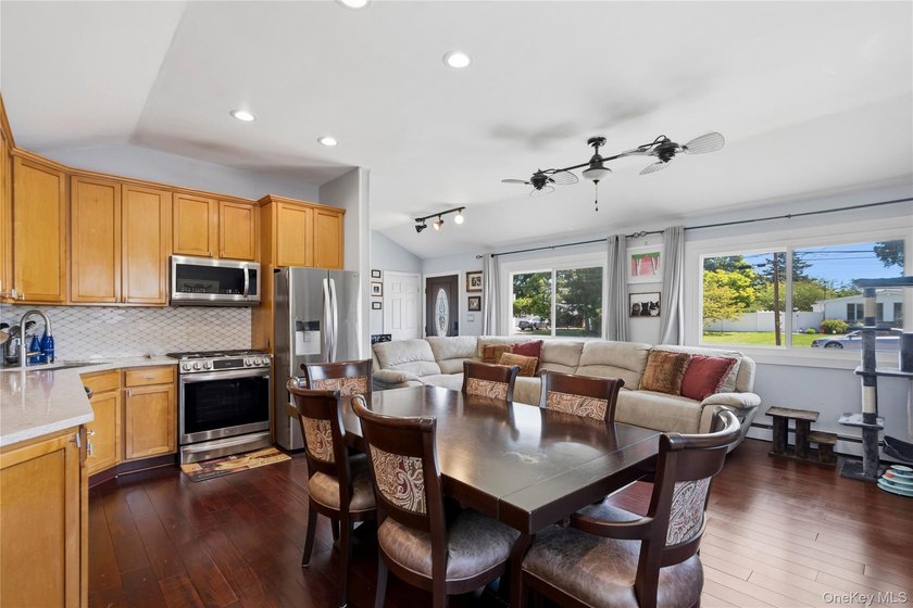 Lovely updated, expanded ranch in West Islip school district - photo 13