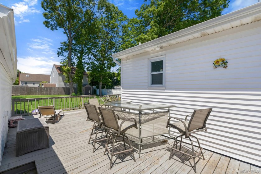 Lovely updated, expanded ranch in West Islip school district - photo 25