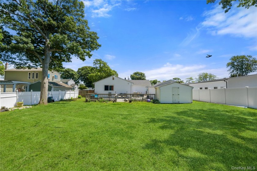 Lovely updated, expanded ranch in West Islip school district - photo 31