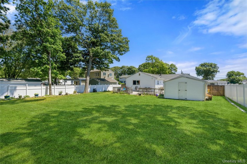 Lovely updated, expanded ranch in West Islip school district - photo 32
