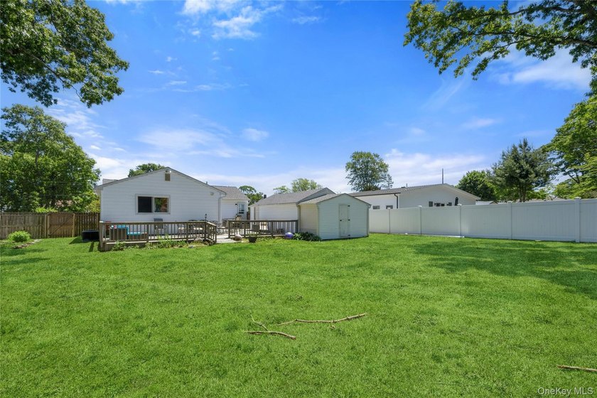 Lovely updated, expanded ranch in West Islip school district - photo 33