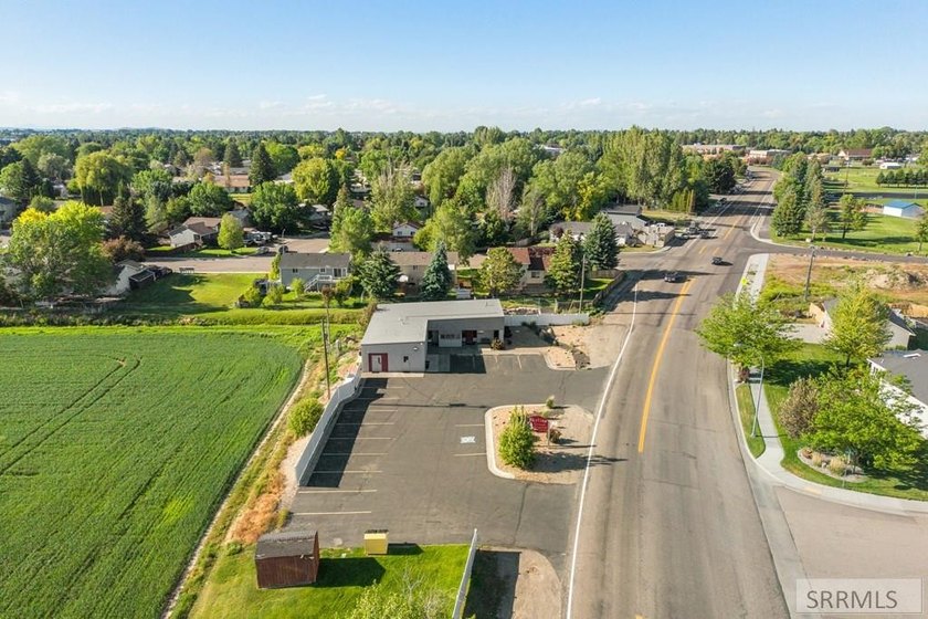 Sellers are moving up and into a bigger space! They established - photo 3