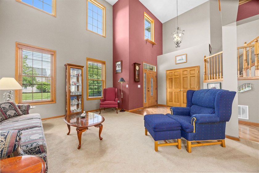 Located in acclaimed Naperville School District 204 and served - photo 3