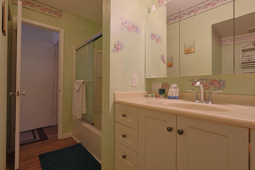 Fully furnished and rental-ready! This 2 bed, 2 bath unit - photo 17