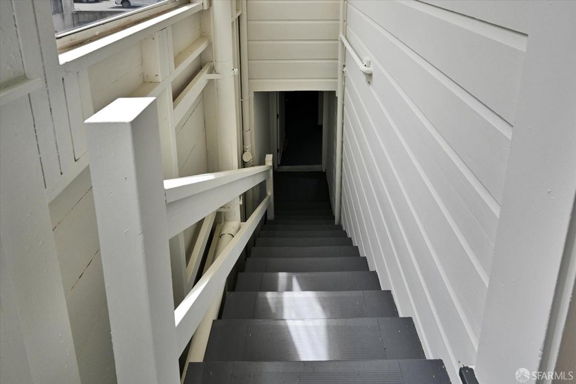 Beautiful Central Sunset semi-detached home ideally located just - photo 24