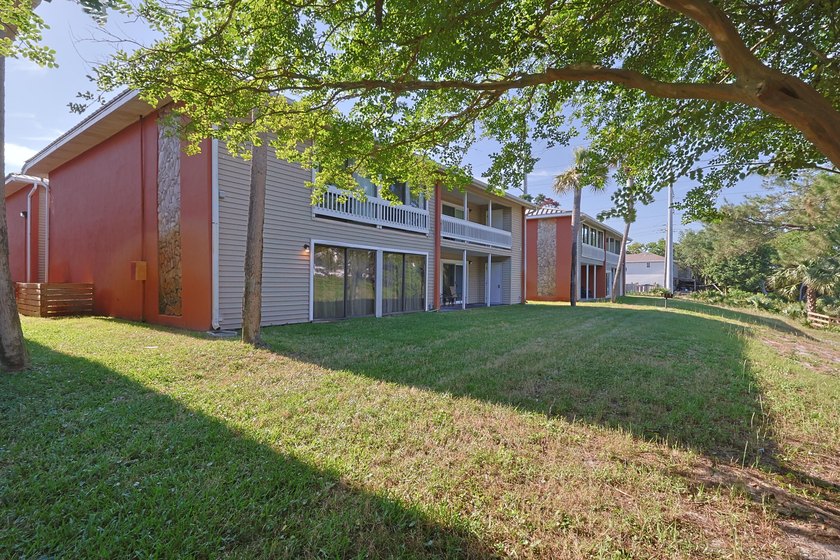 Fully furnished and rental-ready! This 2 bed, 2 bath unit - photo 28