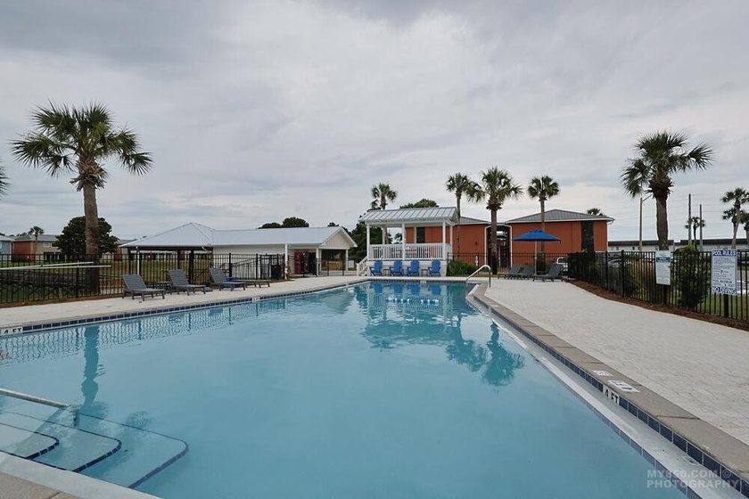 Fully furnished and rental-ready! This 2 bed, 2 bath unit - photo 37