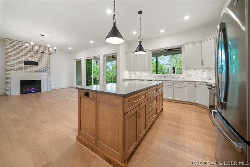 Impressive brand new construction in the sought-after Porto Cima - photo 9
