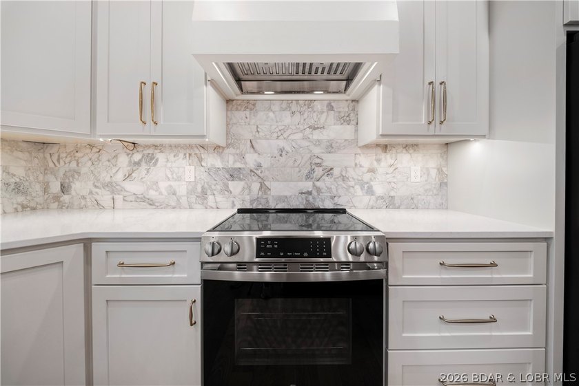 Impressive brand new construction in the sought-after Porto Cima - photo 10