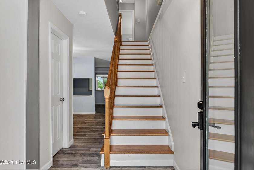 Welcome to 97 Quarterdeck, a charming, well maintained townhome - photo 5