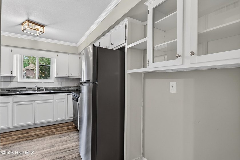 Welcome to 97 Quarterdeck, a charming, well maintained townhome - photo 10