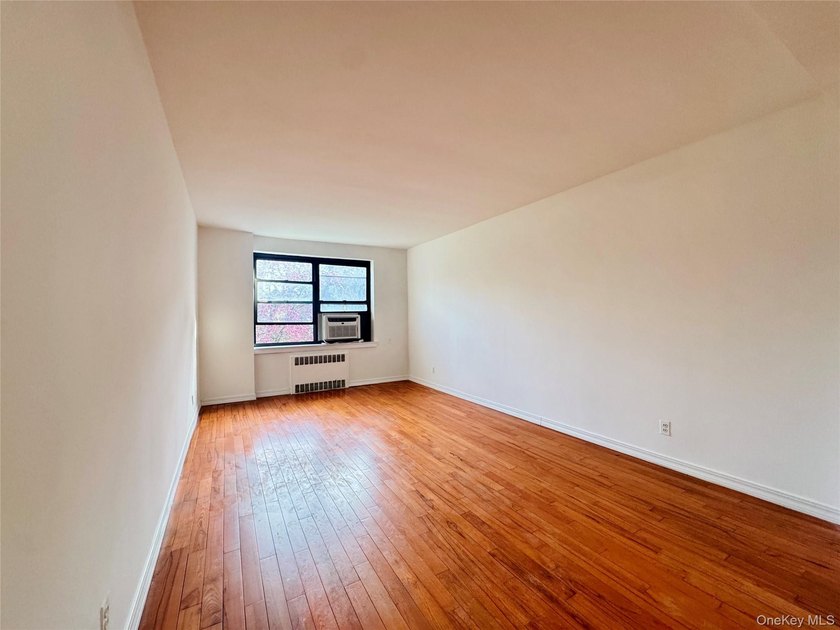 Welcome to a Spacious and well-maintained two-bedroom co-op - photo 8