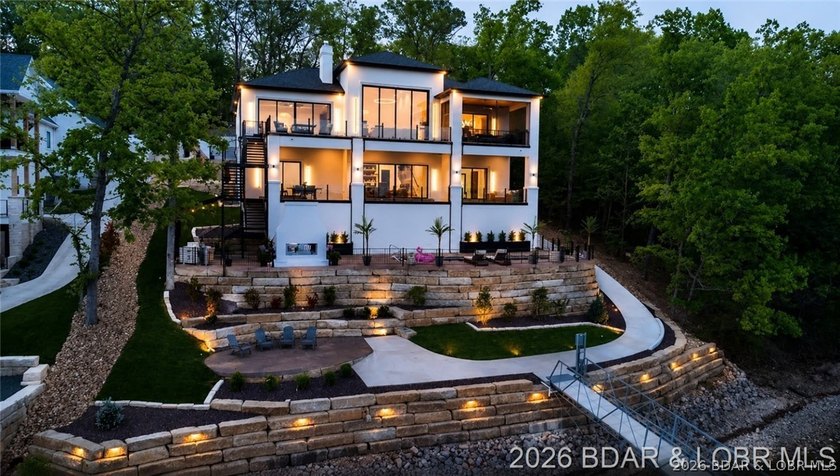 THIS is what luxury new construction at Lake of the Ozarks - photo 3