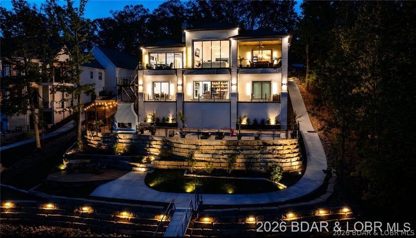 THIS is what luxury new construction at Lake of the Ozarks - photo 4