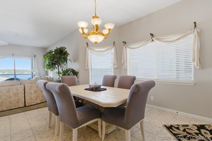 This light-filled condo with three bedrooms and three bathrooms - photo 7