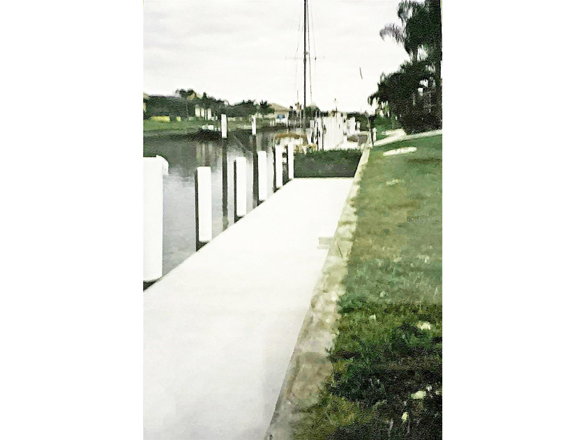 Great WATERFRONT residential building lot (80x120) with SAILBOAT - photo 5