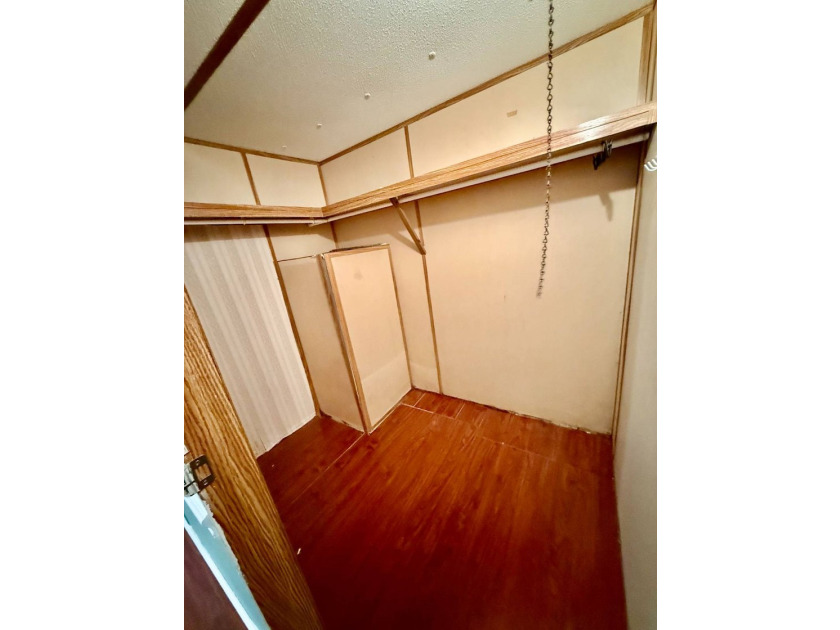 Welcome to this beautifully maintained 2-bedroom, 2-bathroom - photo 12