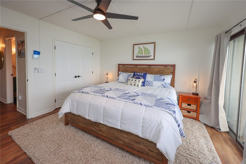 Experience luxury lakefront living in this stunning waterfront - photo 22