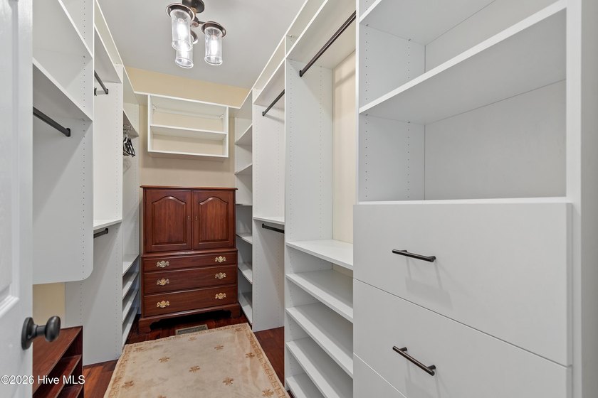 Absolute gem in Parker's Pointe. If you have been looking for a - photo 45