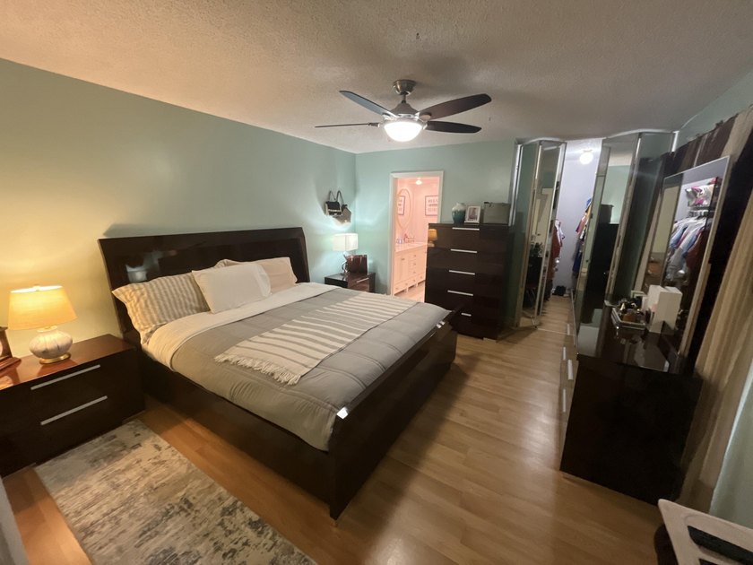 Bright, fully renovated and turnkey 2BR/2.5BA townhome in Lago - photo 13