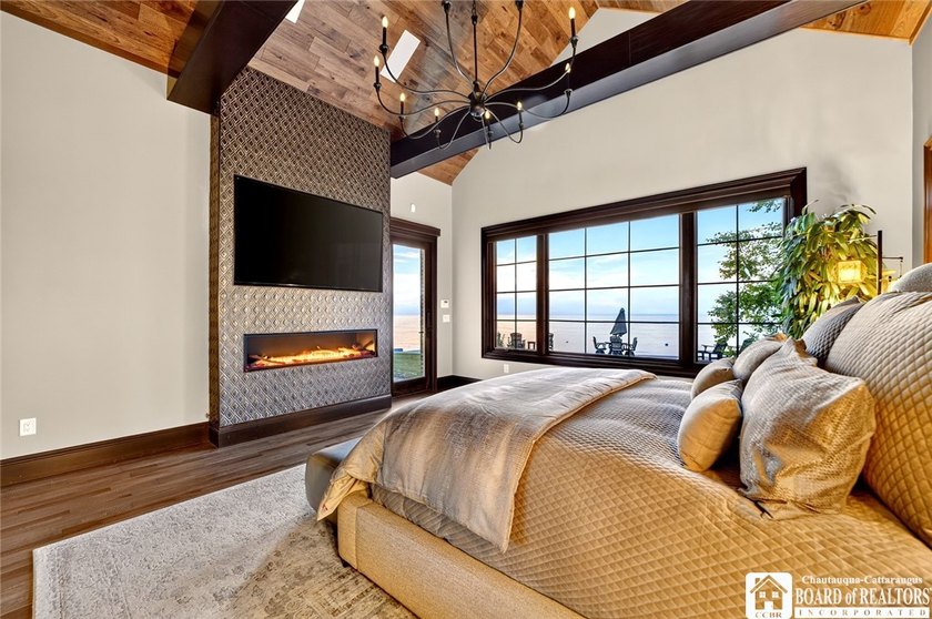 Luxury Lakefront Living! Experience breathtaking Lake Erie views - photo 38