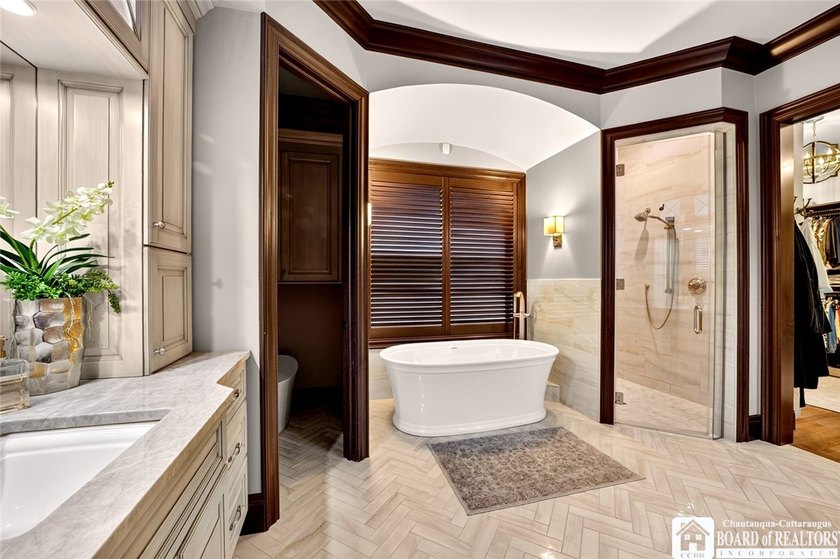 Luxury Lakefront Living! Experience breathtaking Lake Erie views - photo 39